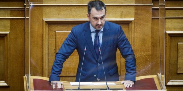 Χαρίτσης: “Όσο η κυβέρνηση αυτοθαυμάζεται, οι πολίτες βλέπουν τη ζωή τους να χειροτερεύει”