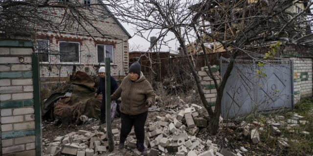Ουκρανία: Δωμάτια βασανιστηρίων και πάνω από 400 πτώματα αμάχων στη Χερσώνα – Τουλάχιστον 15.000 οι αγνοούμενοι