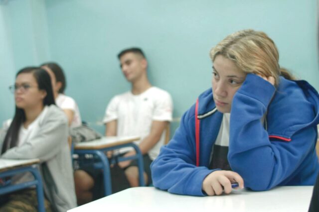 Τέλος χρόνου για μαθητές που βουλιάζουν σ΄ένα παραμελημένο δημόσιο Λύκειο της Αθήνας