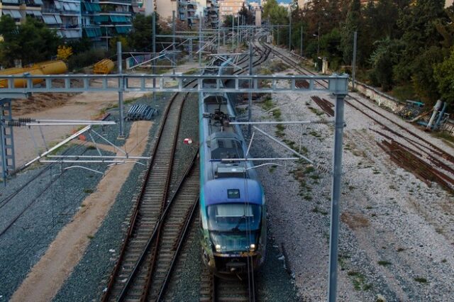 Συνεχίζουν την απεργία οι σιδηροδρομικοί – Χωρίς τρένα και προαστιακό έως και την Παρασκευή