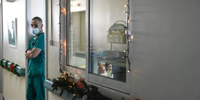 Γρίπη, RSV και στρεπτόκοκκος: Πόσο εύκολα μπορείς να κολλήσεις τον φετινό χειμώνα