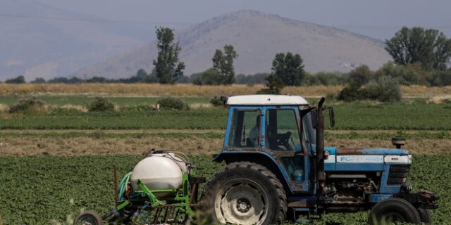 Υπεγράφη η ΚΥΑ για χορήγηση 60 εκατ. ευρώ για τα λιπάσματα – Τις επόμενες ημέρες η πληρωμή