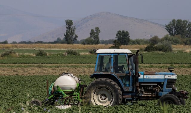 Υπεγράφη η ΚΥΑ για χορήγηση 60 εκατ. ευρώ για τα λιπάσματα – Τις επόμενες ημέρες η πληρωμή