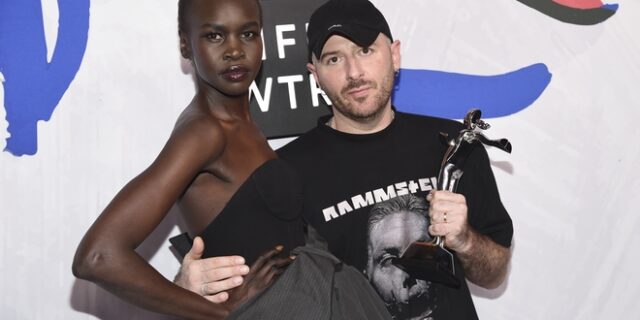 Balenciaga: Ο creative director ζητά (επιτέλους) “συγγνώμη” για τη διαφήμιση με παιδιά