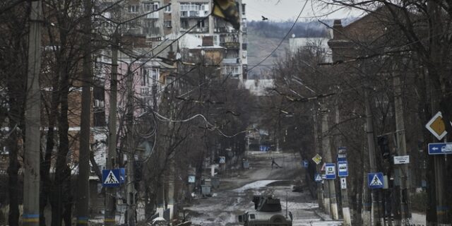 Πόλεμος στην Ουκρανία: Πάνω από 100.000 στρατιώτες έχει χάσει η Ρωσία