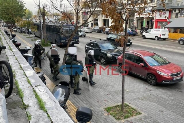 Θεσσαλονίκη – Πυροβολισμός 16χρονου: Προθεσμία να απολογηθεί πήρε ο αστυνομικός – “Ήμασταν σε άμυνα”