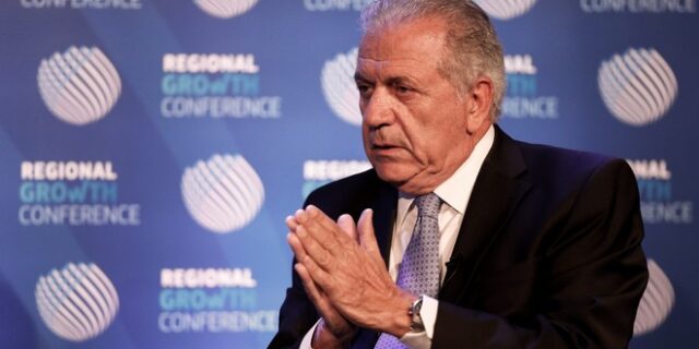 Qatar Gate: Ο Δημήτρης Αβραμόπουλος αποστασιοποιείται από τη ΜΚΟ του “εγκεφάλου” του κυκλώματος