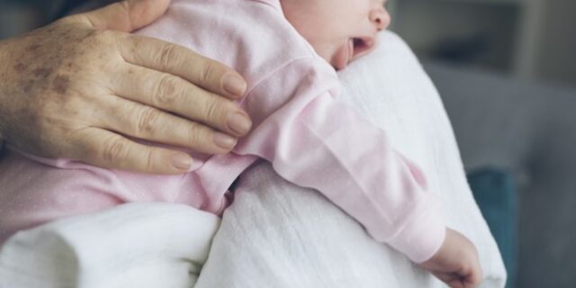 Γερμανία: 45χρονος παρίστανε τον μπέιμπι-σίτερ για να εκμεταλλεύεται παιδιά