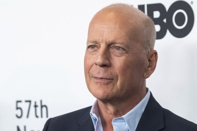 Bruce Willis: Οι φωτογραφίες του, 9 μήνες μετά τη διάγνωση με αφασία