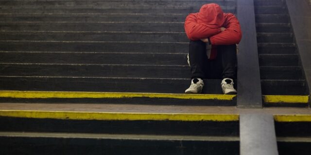Γαλλία: Στο σκαμνί τέσσερις ανήλικοι για “παρενόχληση” 13χρονου που τον οδήγησε στην αυτοκτονία