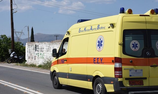 Βόλος: ΙΧ αυτοκίνητο έπεσε σε γκρεμό από ύψος 15 μέτρων – Στο νοσοκομείο οι 2 επιβάτες