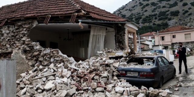 Ελασσόνα: Τα κόκκινα σπίτια στα σεισμόπληκτα χωριά δεν κατεδαφίζονται λόγω έλλειψης κονδυλίων