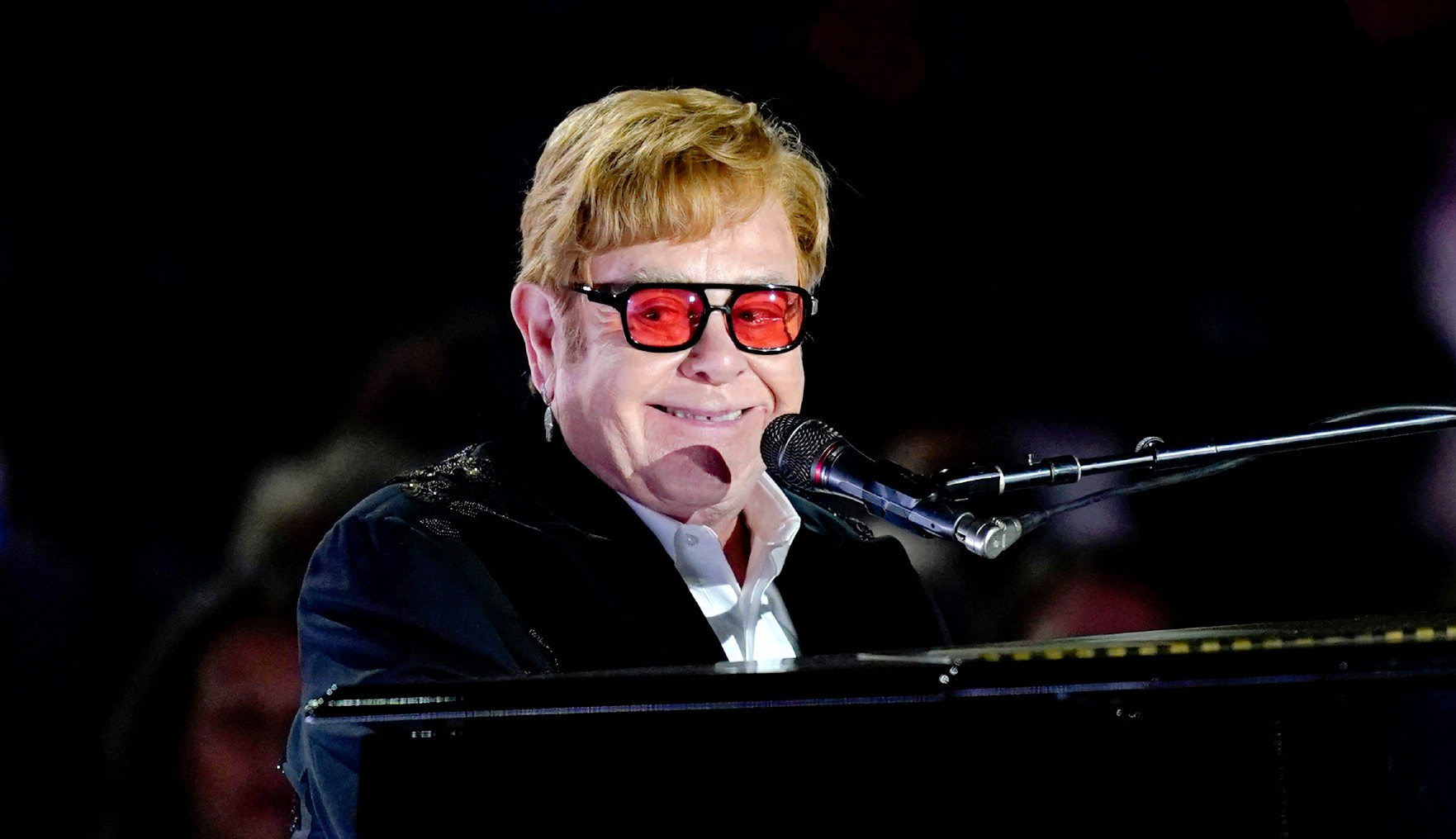Elton John: Σε μια “πυραμίδα” θα δώσει την τελευταία του συναυλία στο Ηνωμένο Βασίλειο
