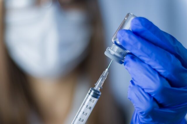 Εθνικό Πρόγραμμα Εμβολιασμoύ 2023: Ποια εμβόλια είναι δωρεάν, ποια απαραίτητα ανά ηλικία