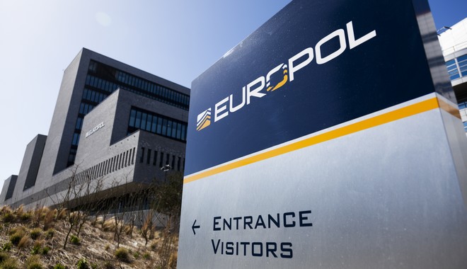 Europol: Εξαρθρώθηκε βαλκανικό καρτέλ σε επιχείρηση σε επτά χώρες