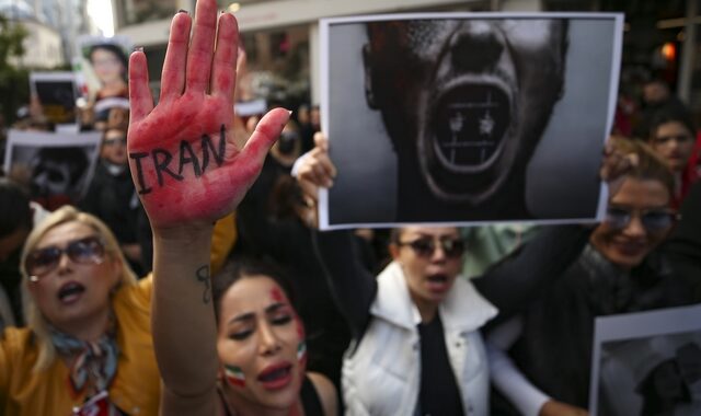 Ιστορική απόφαση για το Ιράν: Καταργήθηκε η αστυνομία ηθών