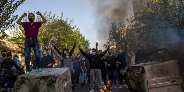 Ιράν: Αναφορές για πάνω από 500 νεκρούς από την έναρξη των ταραχών
