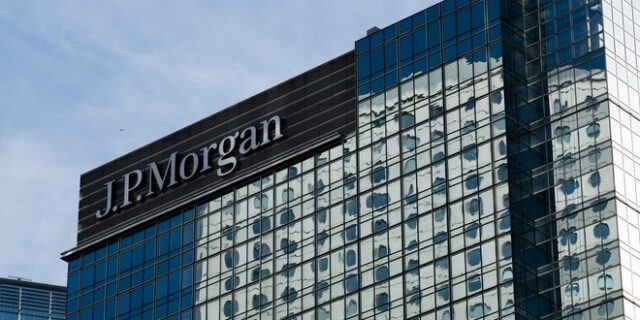 Έκλεισε το deal της JP Morgan για το 48,5% της Viva Wallet