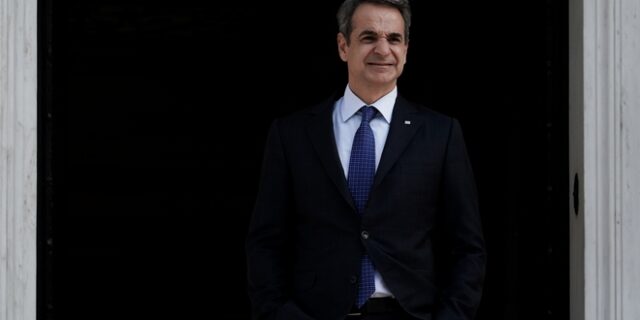 Ο… γαλαντόμος Μητσοτάκης, το άγος των υποκλοπών και ένας αστάθμητος παράγων εν όψει εκλογών