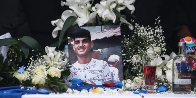 Κώστας Φραγκούλης: Σε βαρύ κλίμα η κηδεία του 16χρονου στον Εύοσμο Θεσσαλονίκης