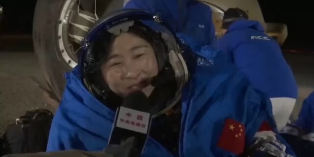 Τρεις Κινέζοι αστροναύτες επέστρεψαν στη Γη μετά από 183 μέρες