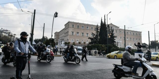 Κίνηση στους δρόμους: Προβλήματα σε Κηφισό και κέντρο – LIVE ΧΑΡΤΗΣ