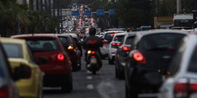 Κίνηση στους δρόμους: Προβλήματα σε Κηφισό και Κηφισίας