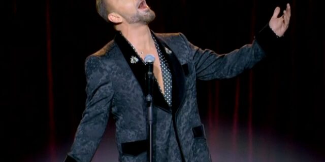 J2US: Ο Κοκλώνης τραγούδησε όπερα και έστειλε μήνυμα στον Γάλλο ποδοσφαιριστή Εμπαπέ