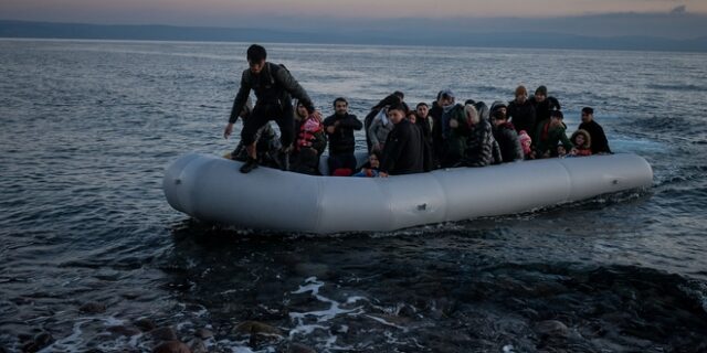 Χίος: Εντοπίστηκαν και διασώθηκαν μετανάστες σε βραχώδη ακτή