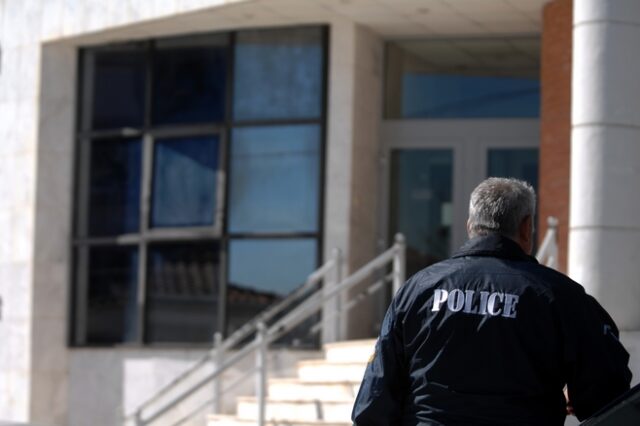 Αργυρούπολη: Ληστεία σε υποκατάστημα τράπεζας – Ο δράστης κρατούσε χειροβομβίδα