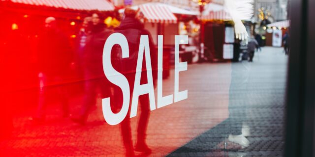 Προσφορές, λίγο πριν τις γιορτές, για να κάνετε «έξυπνες» αγορές δώρων