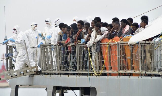 Γερμανικές ΜΚΟ διέσωσαν 90 πρόσφυγες και μετανάστες στη Μεσόγειο
