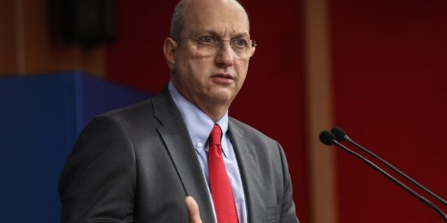 Οικονόμου: Επικίνδυνος ο υπαινιγμός ότι ο πρωθυπουργός δεν εμπιστεύεται την ηγεσία των Ενόπλων Δυνάμεων