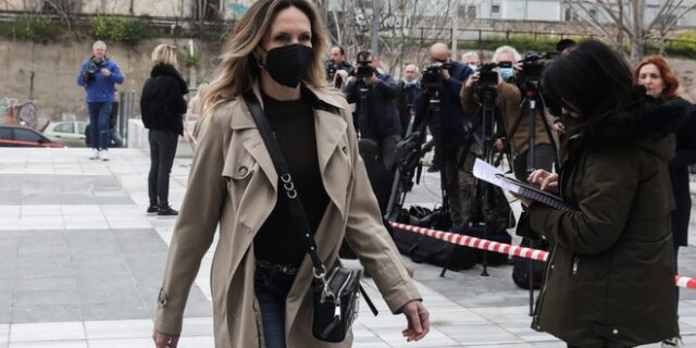 Δίκη Φιλιππίδη: Κατέθεσε η Εβελίνα Παπούλια – “Μου έδειξε τα γεννητικά του όργανα”