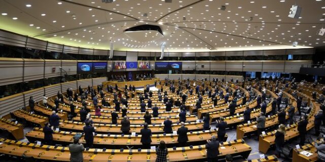 Corriere della Sera: Υπάρχουν Ευρωβουλευτές σε payroll