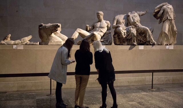 Γεραπετρίτης στον Guardian: “Συνομιλούμε με το Βρετανικό Μουσείο για τα Γλυπτά του Παρθενώνα”