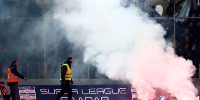 Super League: Κλήσεις σε απολογία για ΠΑΣ και Ολυμπιακό για τα επεισόδια στα Γιάννινα, κλήθηκαν και ΑΕΚ, Ιωνικός