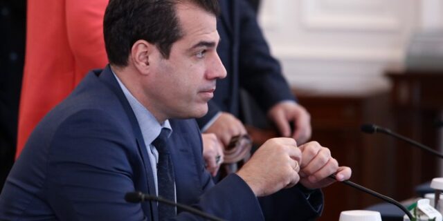Πλεύρης: Περιμένουμε έξαρση της γρίπης τις επόμενες εβδομάδες – “Λουκέτο” σε όσους αποκρύπτουν φάρμακα