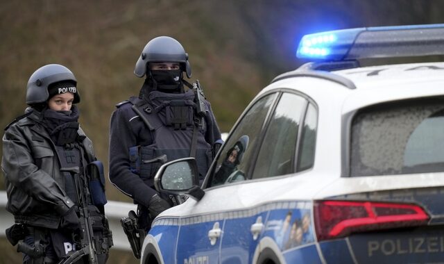 Γερμανία: Νεκρή η μία από τις δύο μαθήτριες που δέχθηκαν επίθεση με μαχαίρι