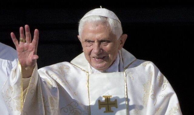 Πέθανε ο πρώην πάπας Βενέδικτος 16ος