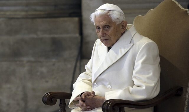 Βατικανό: Σοβαρή αλλά σταθερή η κατάσταση του πρώην πάπα Βενέδικτου