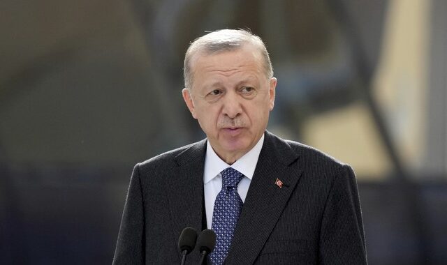 Απειλεί ξανά ο Ερντογάν: “Θα απαντήσουμε στις παραβιάσεις της Ελλάδας και στο πεδίο”