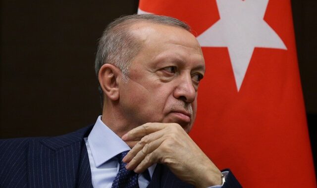 Ερντογάν για Ιμάμογλου: “Τυχόν σφάλματα θα τα διορθώσουν τα δικαστήρια”