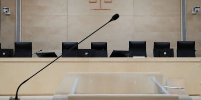 Η γαλλική προεδρία θα αποζημιώσει δημόσιο υπάλληλο θύμα “ηθικής παρενόχλησης” από συναδέλφους του
