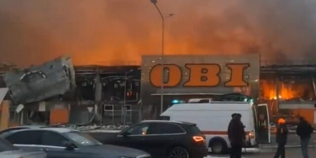 Ρωσία: Φωτιά σε εμπορικό κέντρο σε προάστιο της Μόσχας – Ένας νεκρός