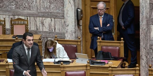 Οργή βουλευτών της ΝΔ κατά Σκρέκα για τις πολεοδομικές άδειες