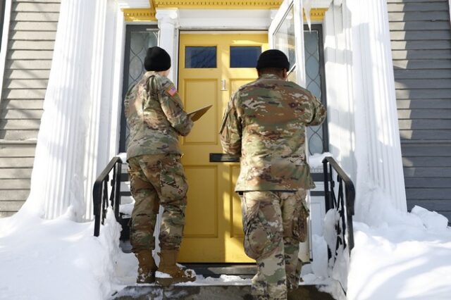 ΗΠΑ: Ψάχνουν επιζώντες της χιονοθύελλας από πόρτα σε πόρτα – Δεκάδες νεκροί