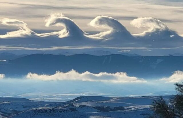 Σύννεφα σαν κύματα – Το σπάνιο φαινόμενο Kelvin-Helmholtz στον ουρανό των ΗΠΑ