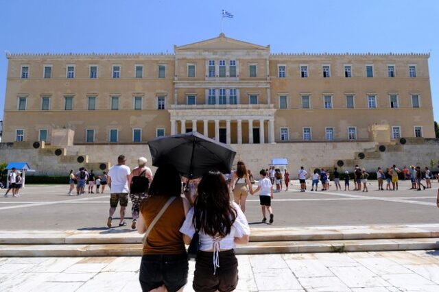 Τουρισμός: Οριακή υστέρηση εσόδων σε σχέση με το 2019