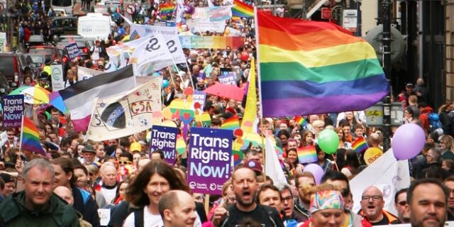 Σκωτία: Ψήφισε νομοσχέδιο που διευκολύνει τους ανθρώπους να αλλάξουν φύλο